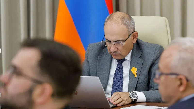 Wir halten es für wichtig, den Dialog über die Beseitigung der bestehenden Hindernisse für den Export und den Transit von armenischen Produkten gemäß dem Recht der EAWU fortzusetzen, sagte der Premierminister.