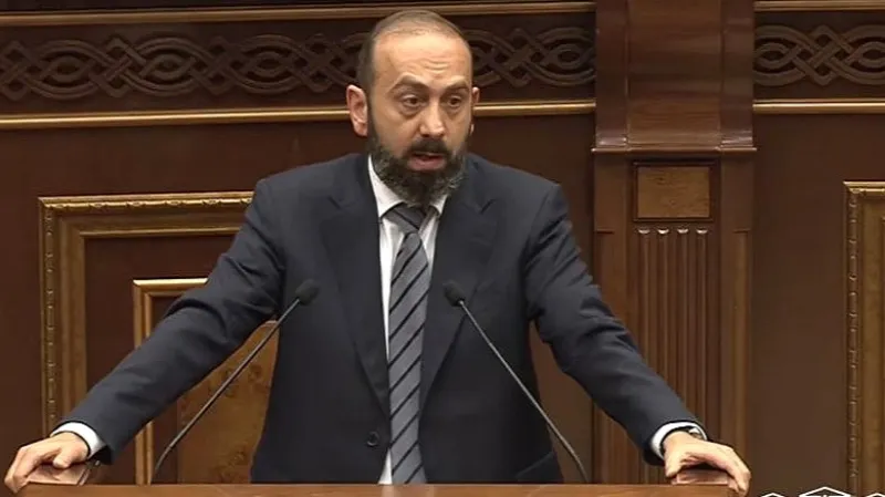Les questions de la libération des otages et de l'éclaircissement des sort des disparus figurent en permanence à l'ordre du jour de l'Arménie, a déclaré Mirzoyan.